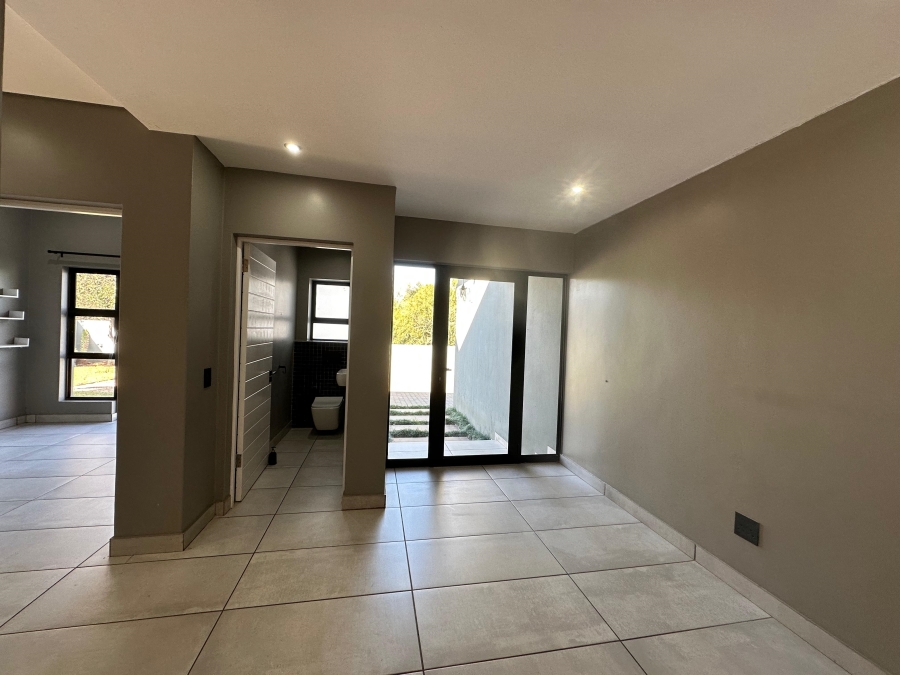 5 Bedroom Property for Sale in Leloko Lifestyle Estate North West